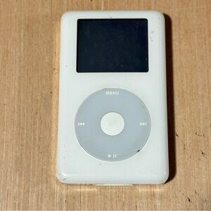 Apple iPod Classic Model-A1059 20GB BROKEN White Bad Battery “Parts/Repair” Read